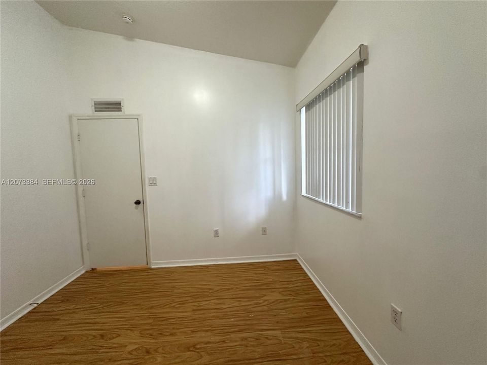 For Rent: $1,700 (2 beds, 2 baths, 815 Square Feet)