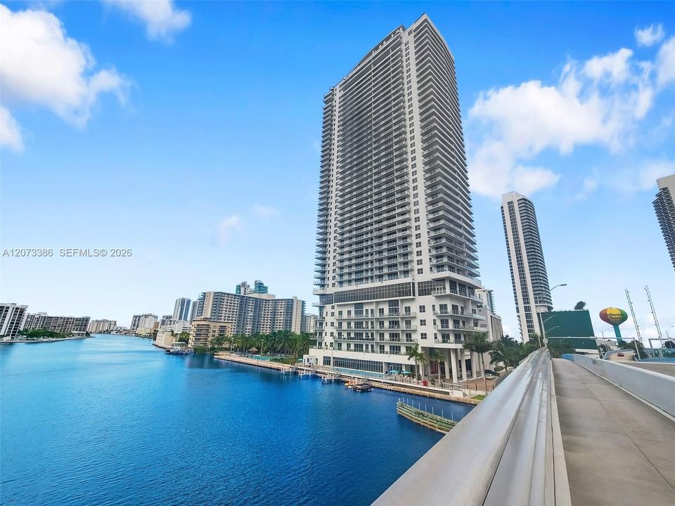 En Venta: $790,000 (2 camas, 2 baños, 1044 Pies cuadrados)