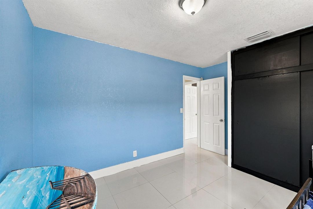 08_bedroom