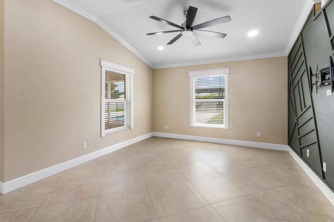 Living/TV Room