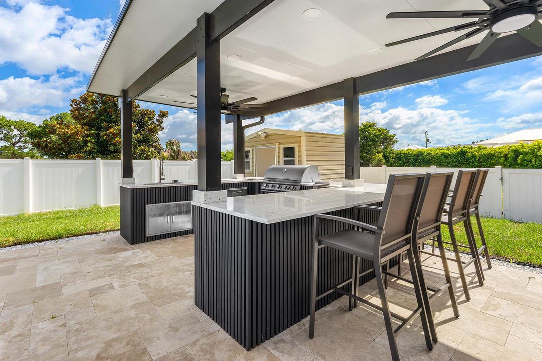 Outdoor Kitchen