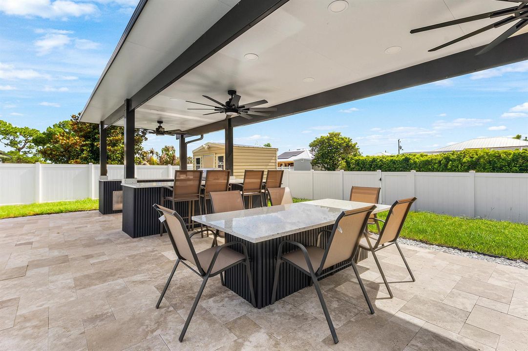Outdoor Kitchen