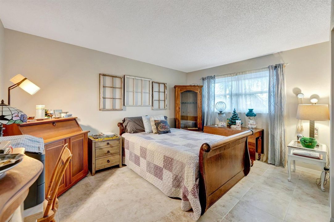 Guest Bedroom 1