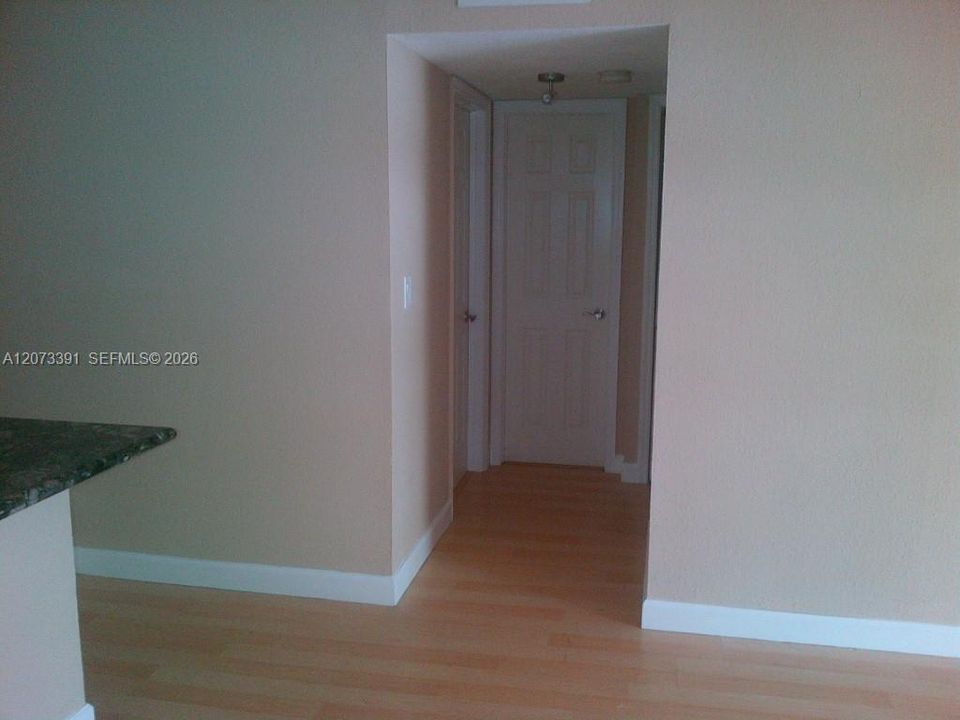 En Renta: $2,350 (2 camas, 1 baños, 950 Pies cuadrados)