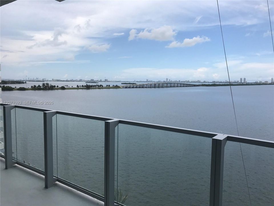 For Rent: $5,700 (2 beds, 3 baths, 1137 Square Feet)