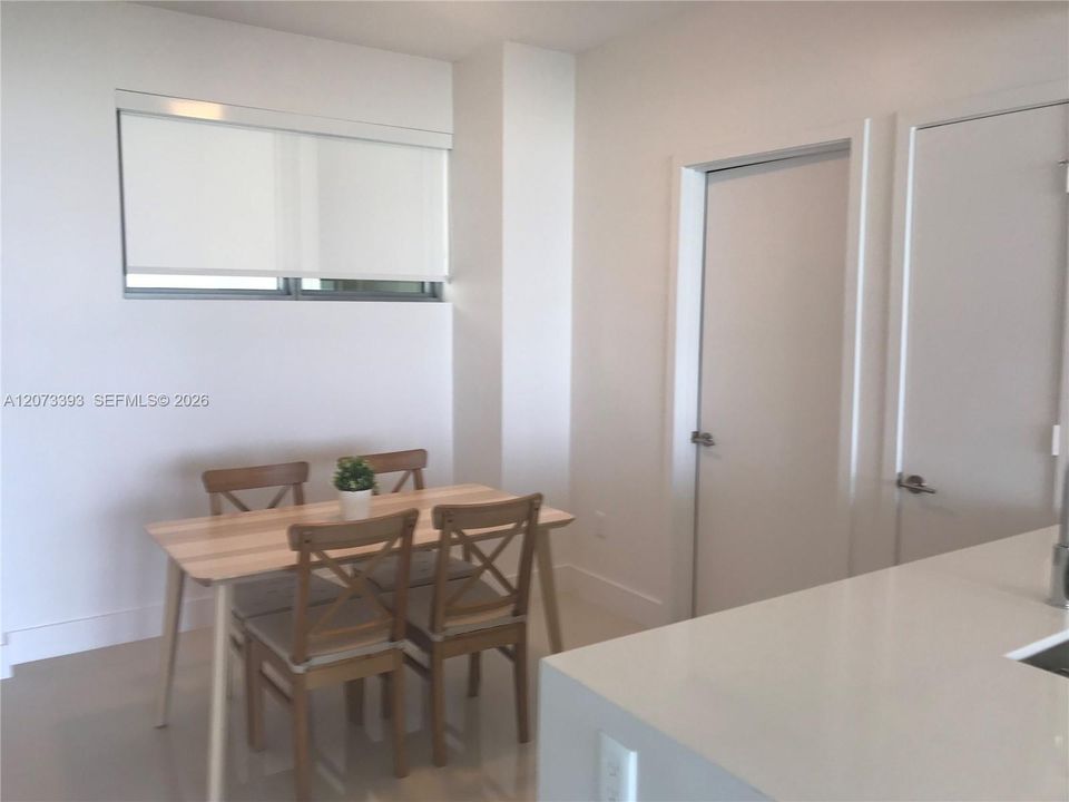 For Rent: $5,700 (2 beds, 3 baths, 1137 Square Feet)