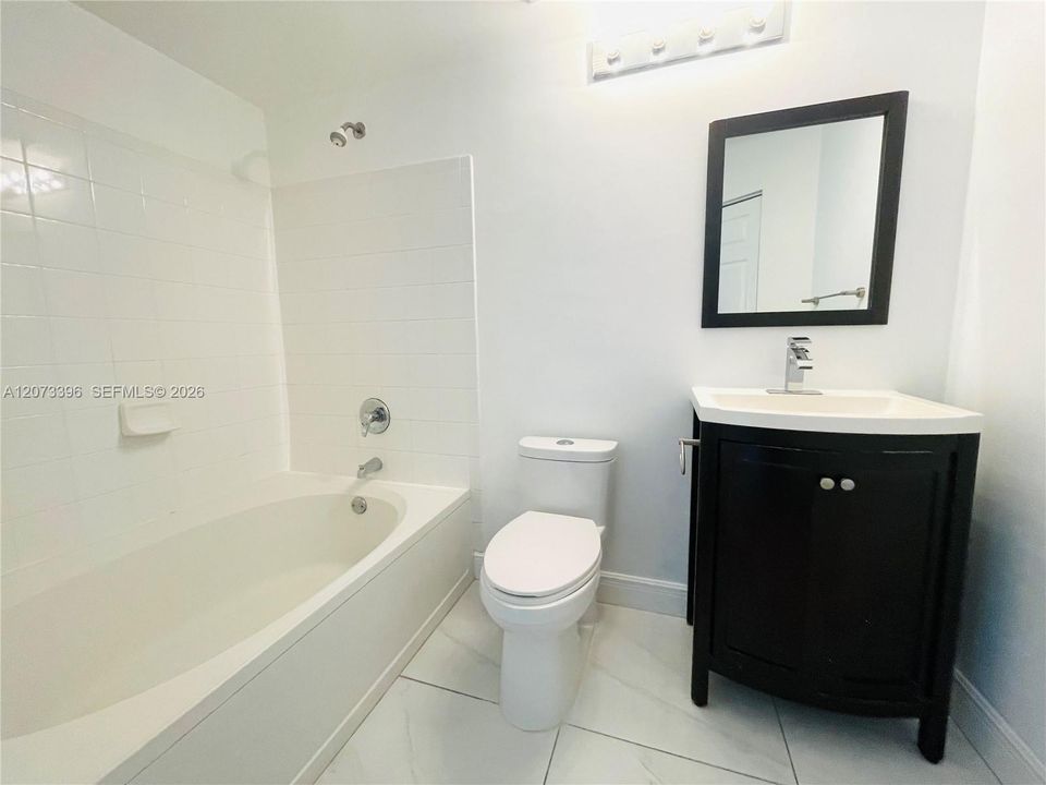 En Venta: $399,000 (2 camas, 2 baños, 1024 Pies cuadrados)