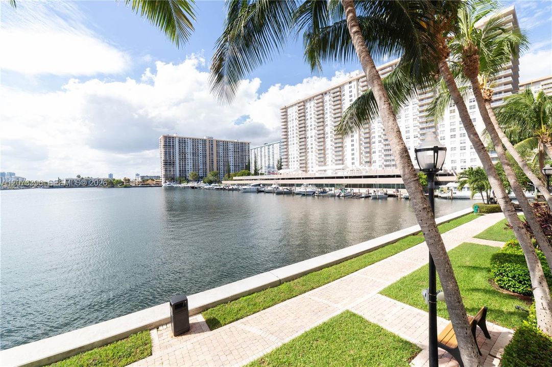 En Venta: $399,000 (2 camas, 2 baños, 1024 Pies cuadrados)