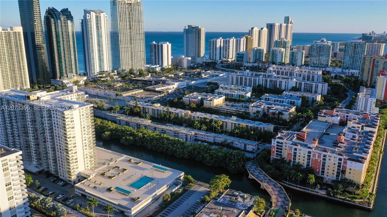 En Venta: $399,000 (2 camas, 2 baños, 1024 Pies cuadrados)