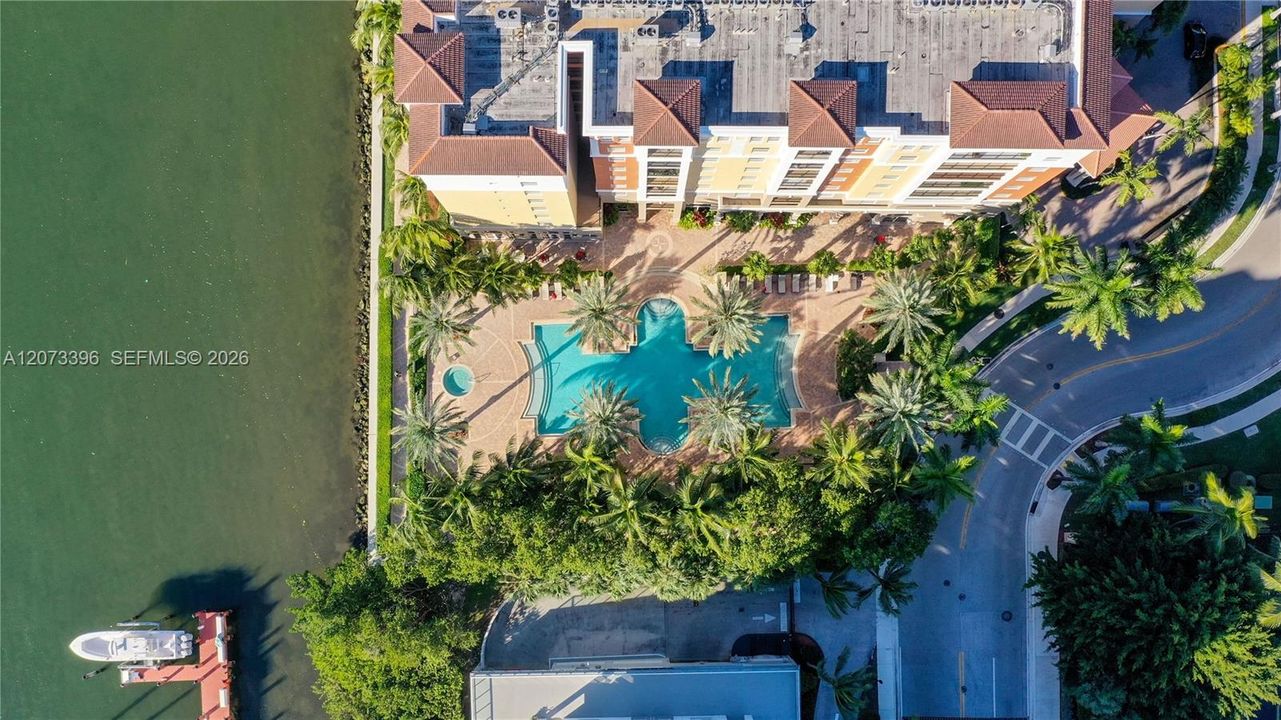 En Venta: $399,000 (2 camas, 2 baños, 1024 Pies cuadrados)