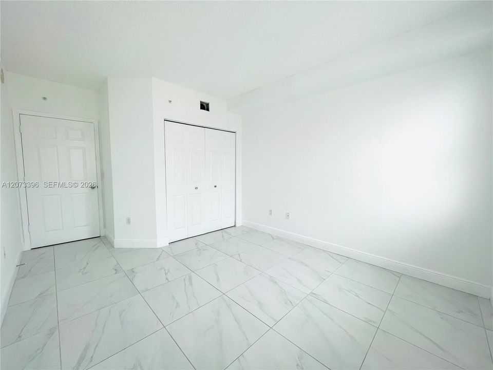 En Venta: $399,000 (2 camas, 2 baños, 1024 Pies cuadrados)