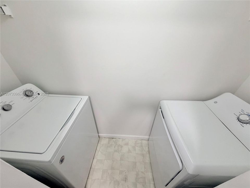 En Venta: $399,000 (2 camas, 2 baños, 1024 Pies cuadrados)