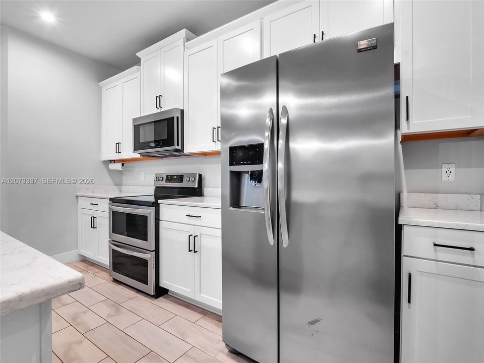 For Rent: $2,850 (4 beds, 3 baths, 2574 Square Feet)