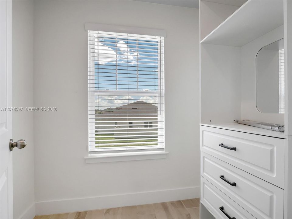 For Rent: $2,850 (4 beds, 3 baths, 2574 Square Feet)