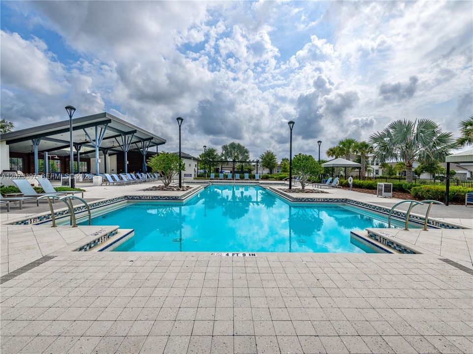 For Rent: $2,850 (4 beds, 3 baths, 2574 Square Feet)