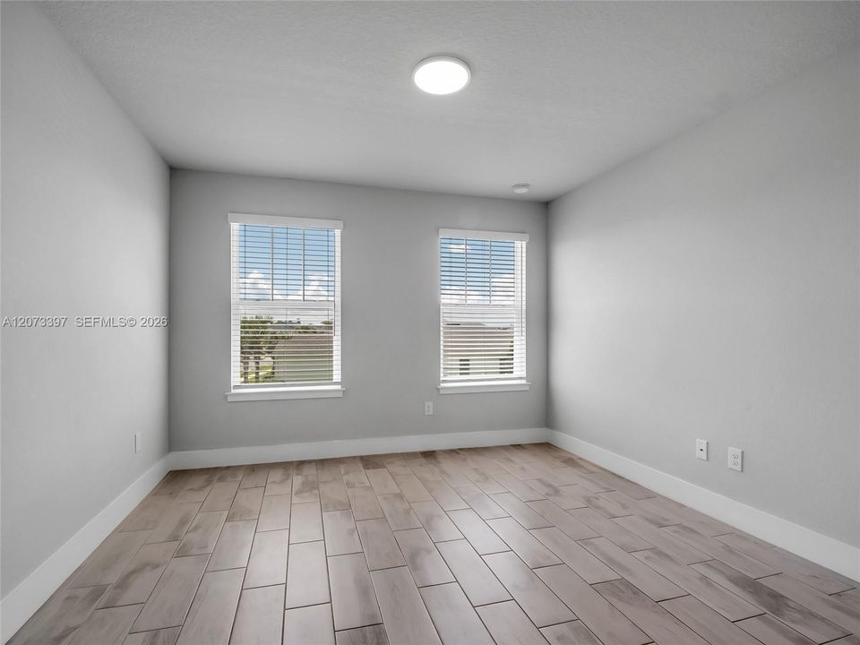 For Rent: $2,850 (4 beds, 3 baths, 2574 Square Feet)