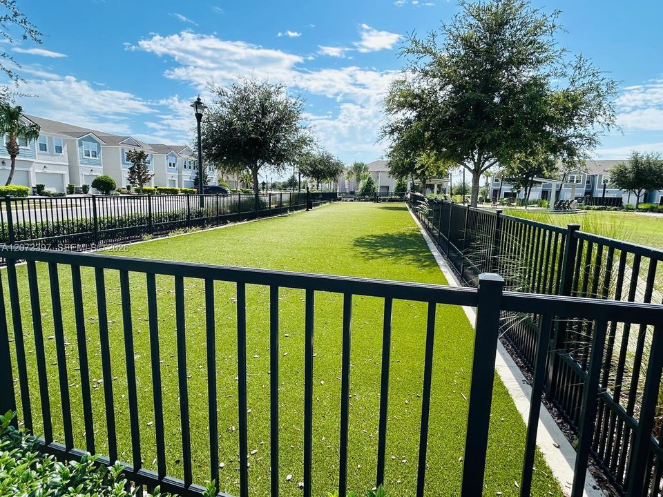 For Rent: $2,850 (4 beds, 3 baths, 2574 Square Feet)