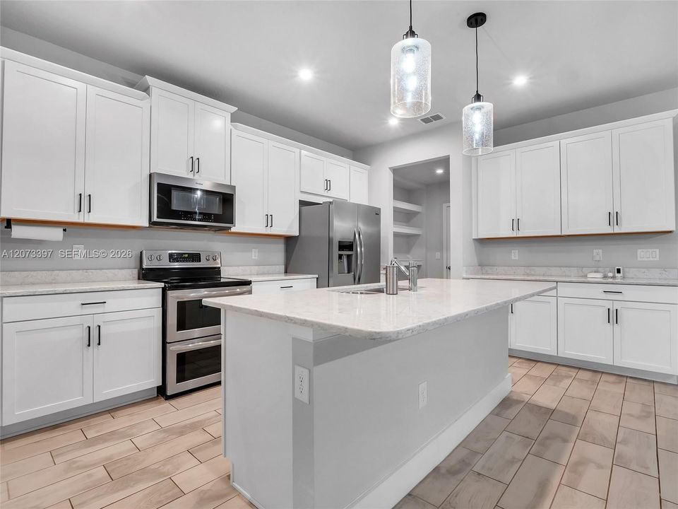 For Rent: $2,850 (4 beds, 3 baths, 2574 Square Feet)