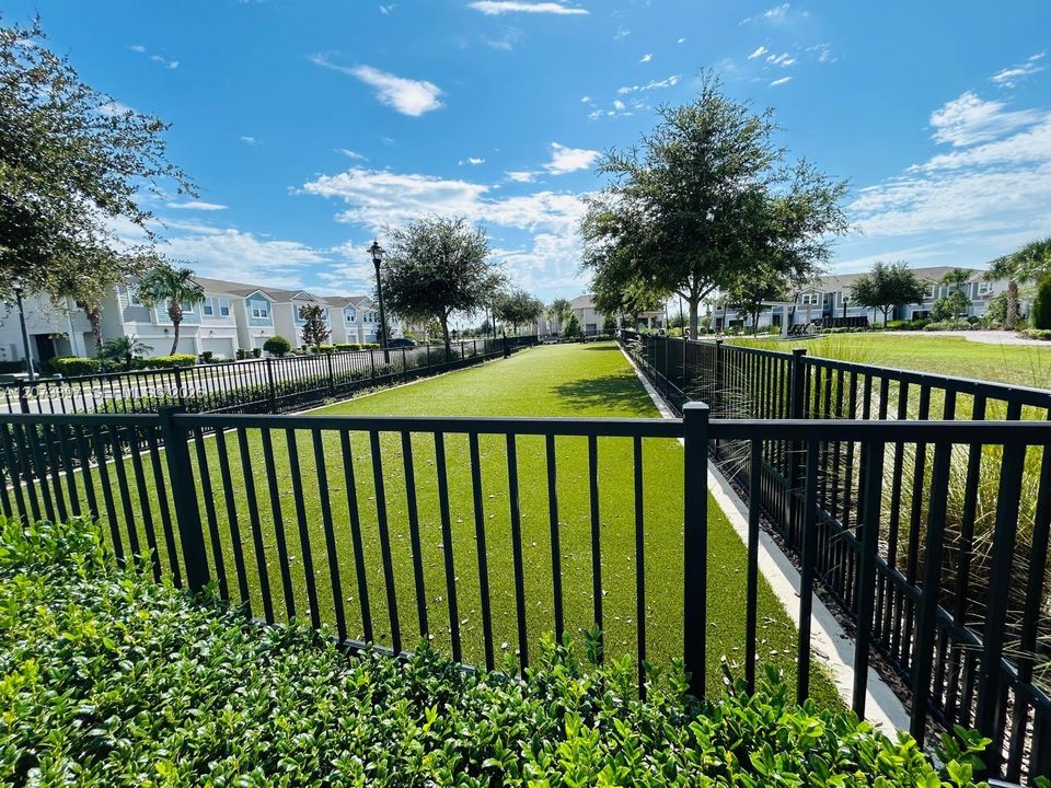 For Rent: $2,850 (4 beds, 3 baths, 2574 Square Feet)