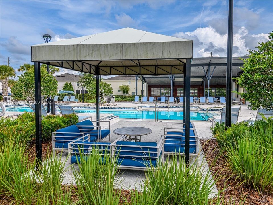 For Rent: $2,850 (4 beds, 3 baths, 2574 Square Feet)