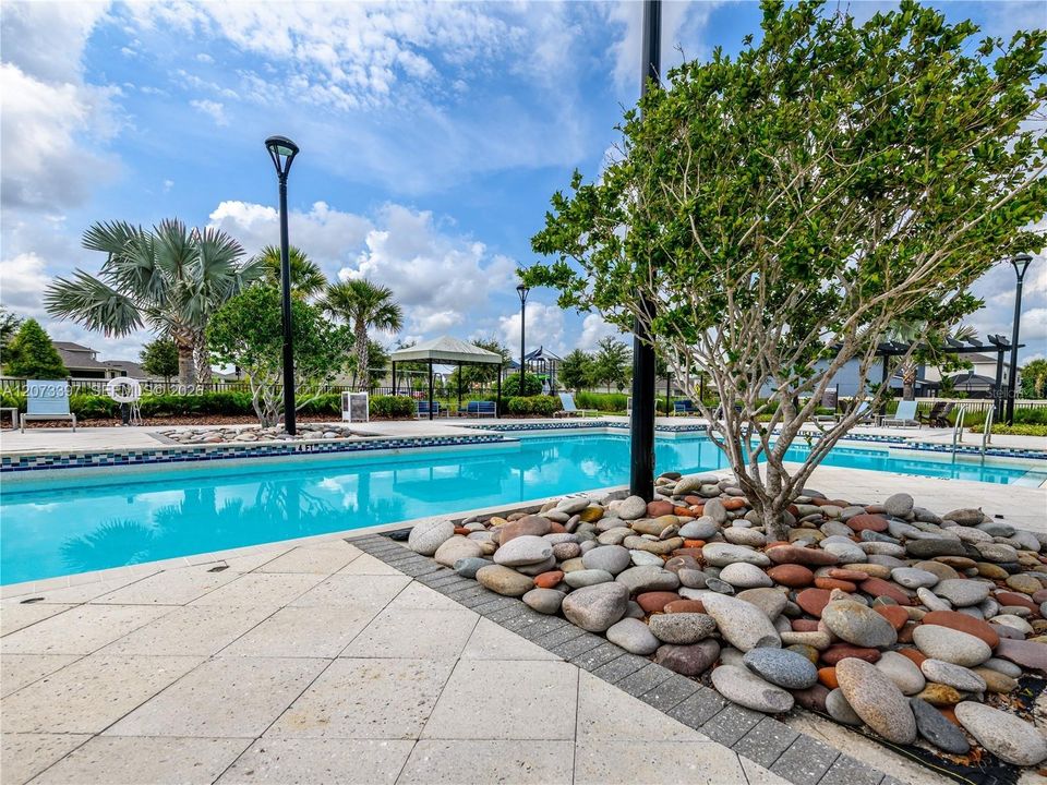For Rent: $2,850 (4 beds, 3 baths, 2574 Square Feet)