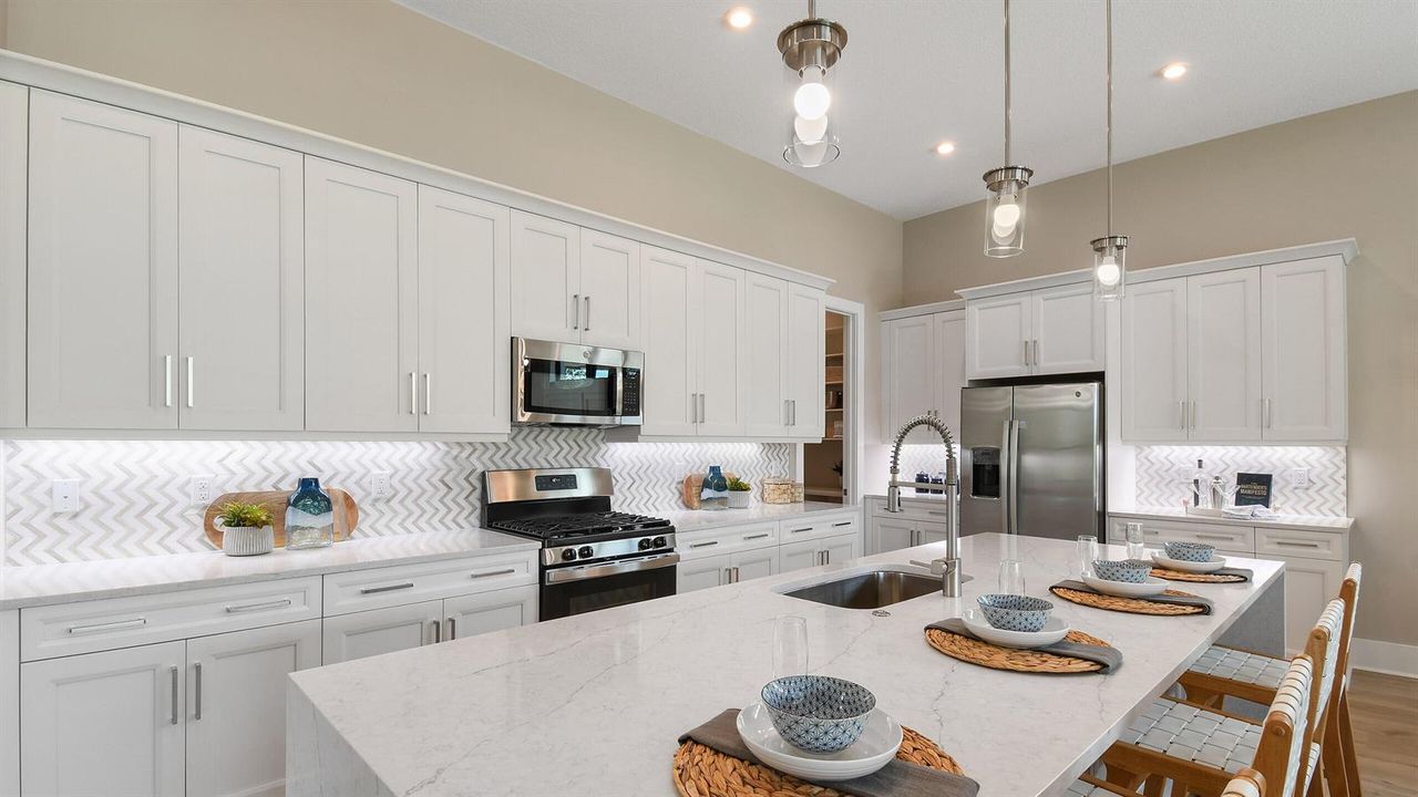Julia Model - Island Kitchen 2