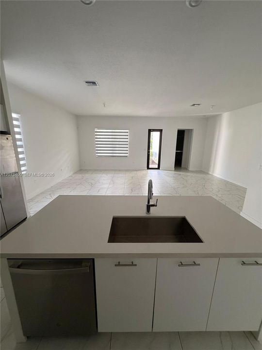 For Sale: $800,000 (3 beds, 2 baths, 2047 Square Feet)