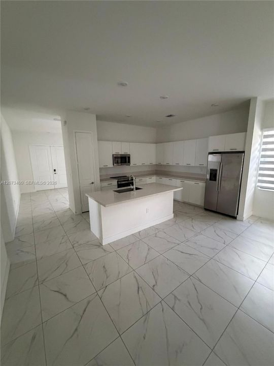 For Sale: $800,000 (3 beds, 2 baths, 2047 Square Feet)