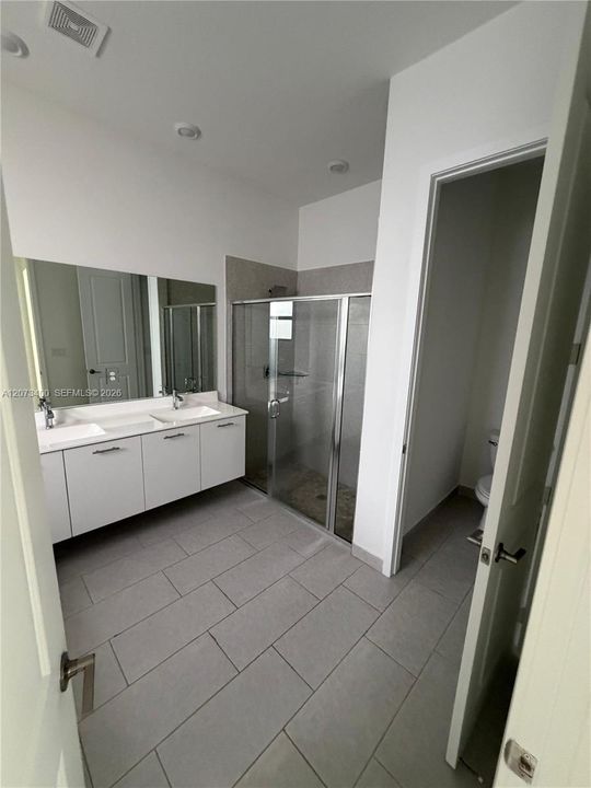 For Sale: $800,000 (3 beds, 2 baths, 2047 Square Feet)