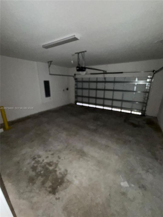 For Sale: $800,000 (3 beds, 2 baths, 2047 Square Feet)