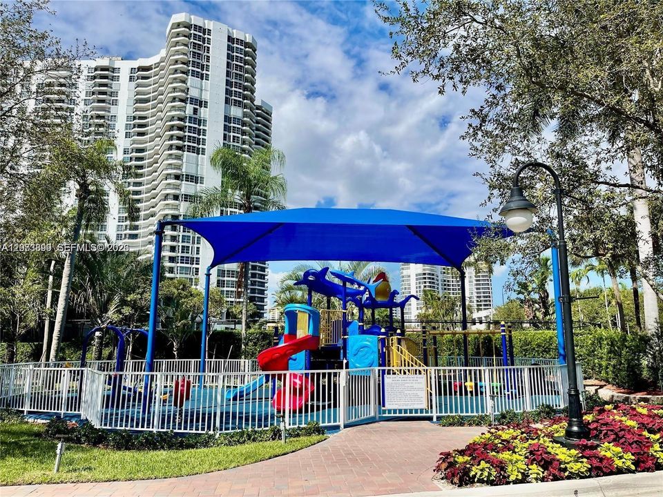 En Venta: $524,900 (2 camas, 2 baños, 1181 Pies cuadrados)