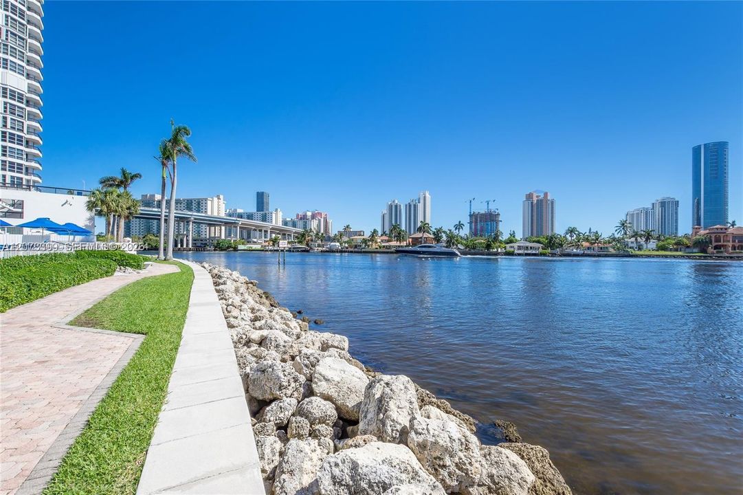 En Venta: $524,900 (2 camas, 2 baños, 1181 Pies cuadrados)