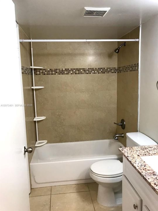 For Rent: $1,825 (1 beds, 1 baths, 813 Square Feet)