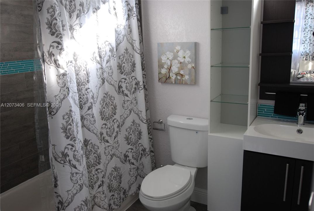 For Rent: $1,500 (0 beds, 1 baths, 325 Square Feet)