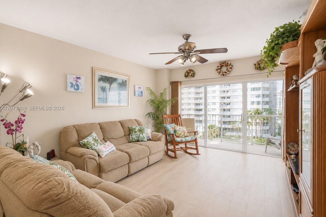 En Venta: $245,000 (1 camas, 1 baños, 798 Pies cuadrados)