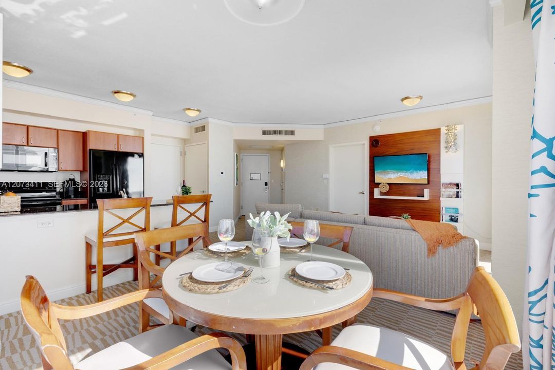 For Sale: $765,000 (1 beds, 1 baths, 1021 Square Feet)