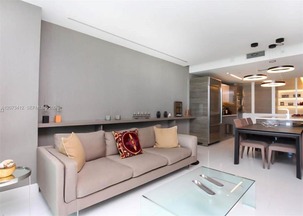 В аренду: $5,300 (2 спален, 2 ванн, 1107 Квадратных фут)