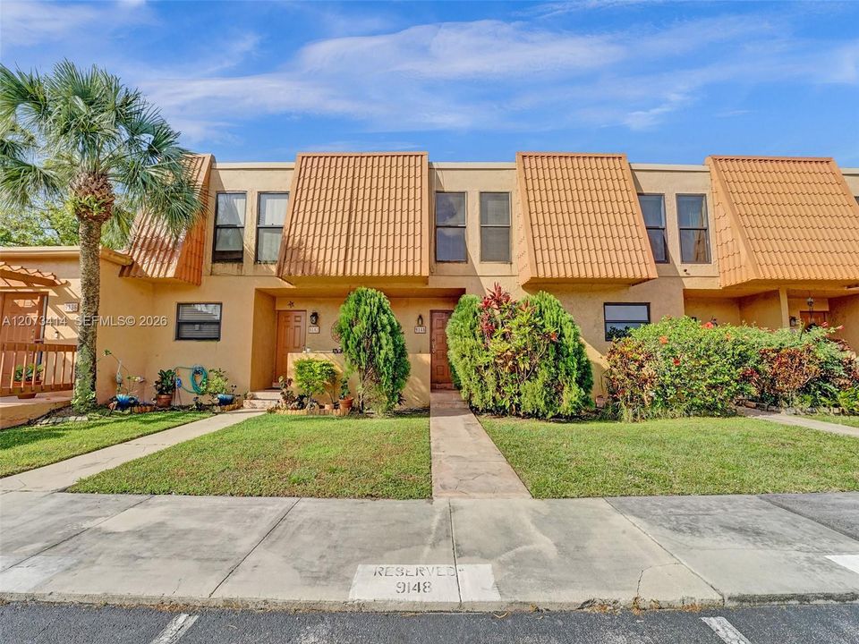 For Rent: $2,850 (3 beds, 2 baths, 1472 Square Feet)