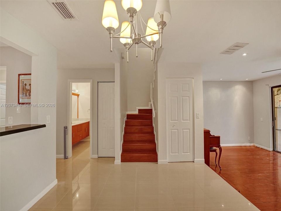 For Rent: $2,850 (3 beds, 2 baths, 1472 Square Feet)