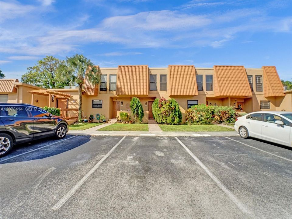 For Rent: $2,850 (3 beds, 2 baths, 1472 Square Feet)