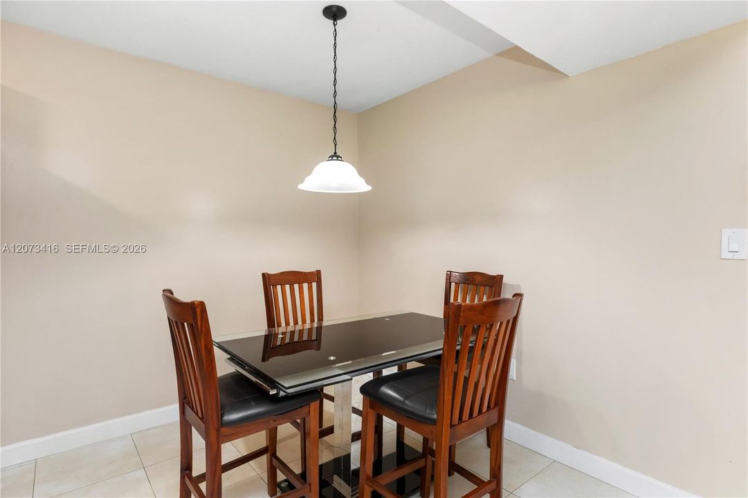 For Sale: $259,921 (2 beds, 2 baths, 1016 Square Feet)