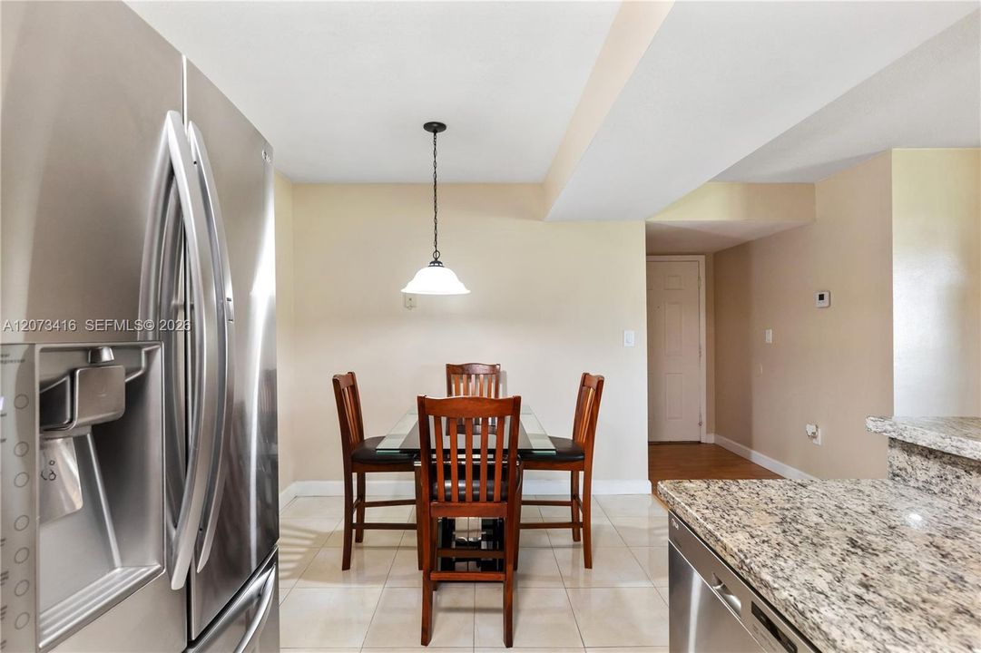 For Sale: $259,921 (2 beds, 2 baths, 1016 Square Feet)