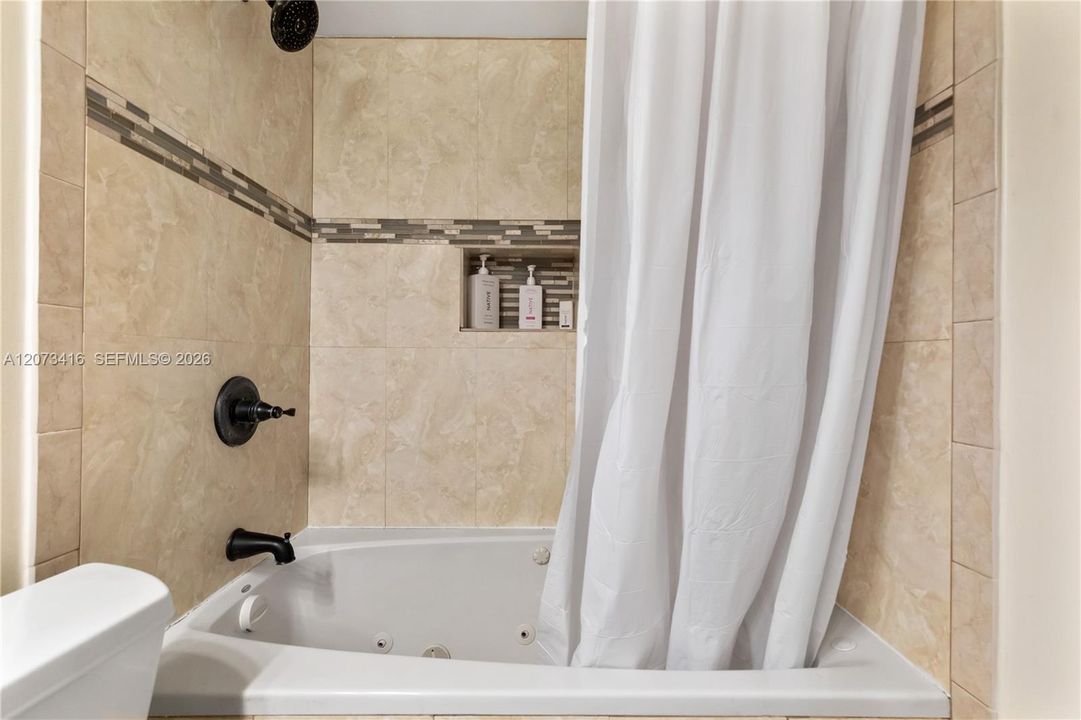 For Sale: $259,921 (2 beds, 2 baths, 1016 Square Feet)