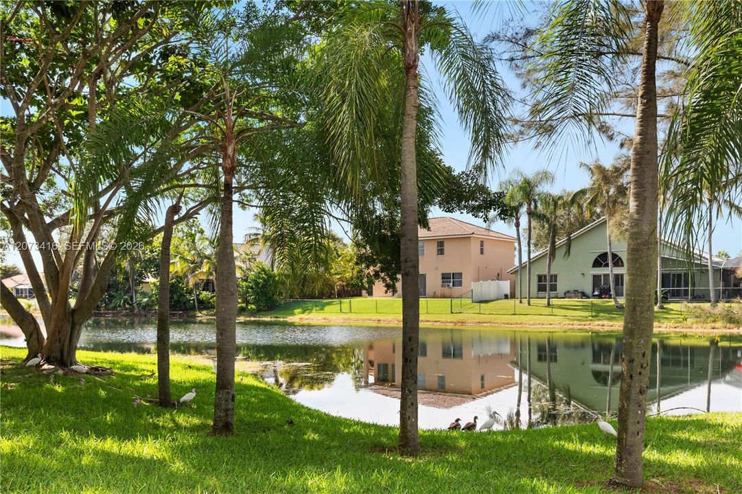 For Sale: $259,921 (2 beds, 2 baths, 1016 Square Feet)