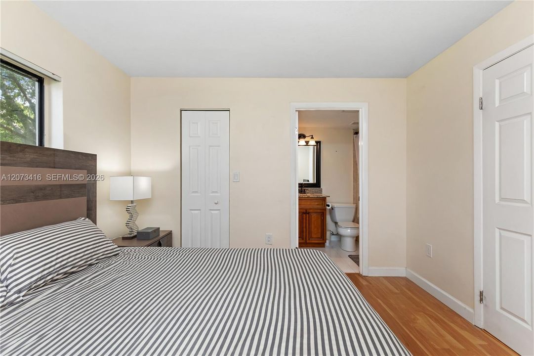 For Sale: $259,921 (2 beds, 2 baths, 1016 Square Feet)