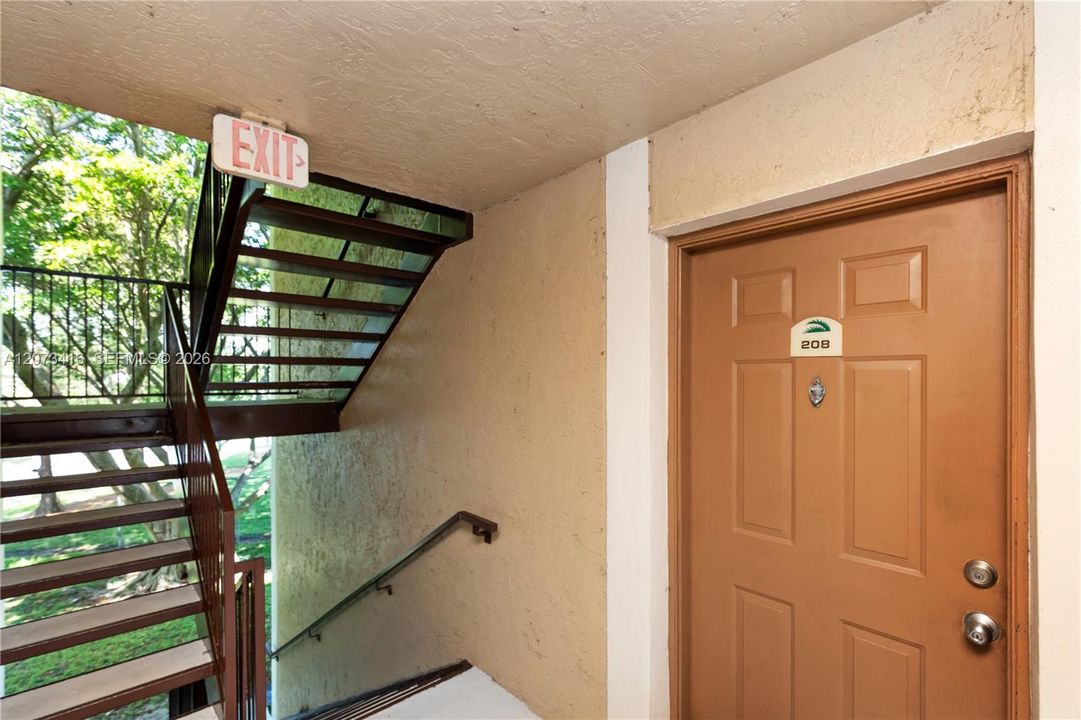 For Sale: $259,921 (2 beds, 2 baths, 1016 Square Feet)