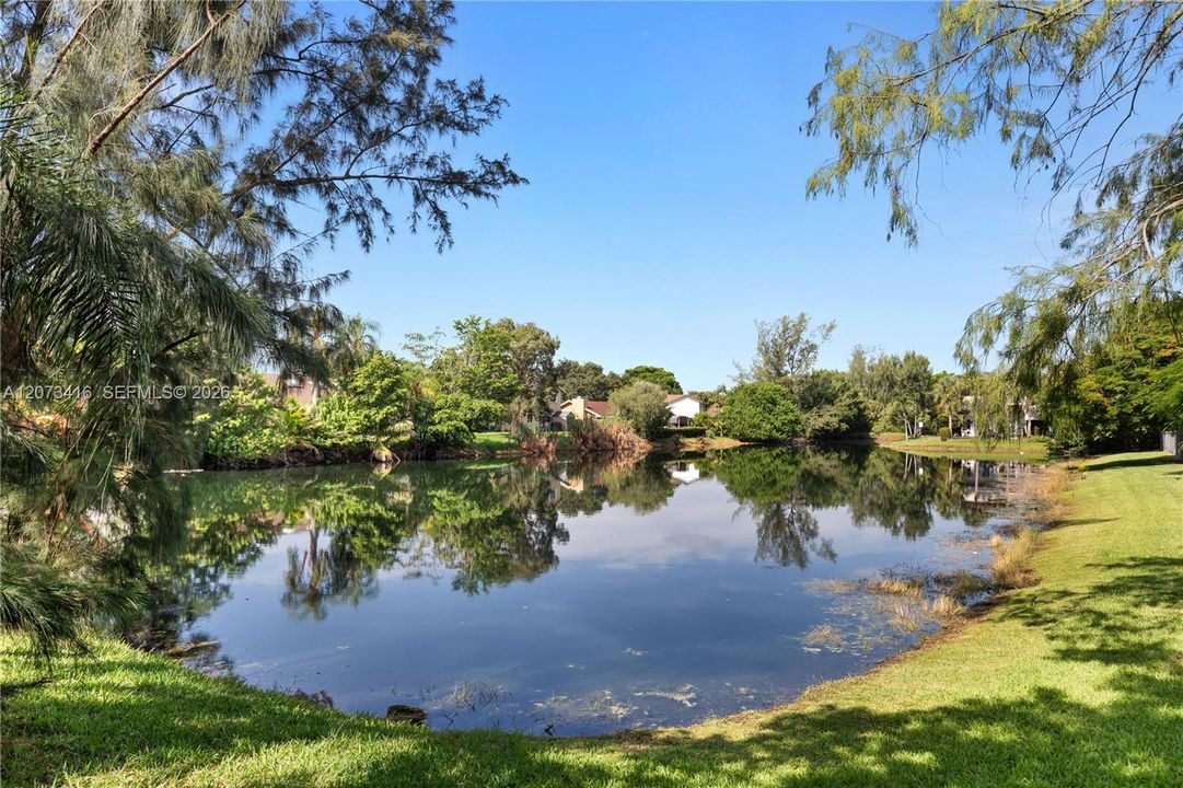 For Sale: $259,921 (2 beds, 2 baths, 1016 Square Feet)