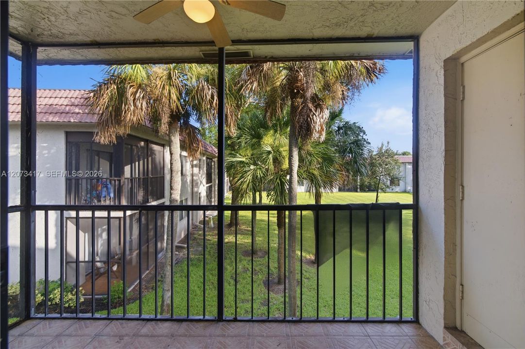 For Rent: $2,300 (2 beds, 2 baths, 1235 Square Feet)