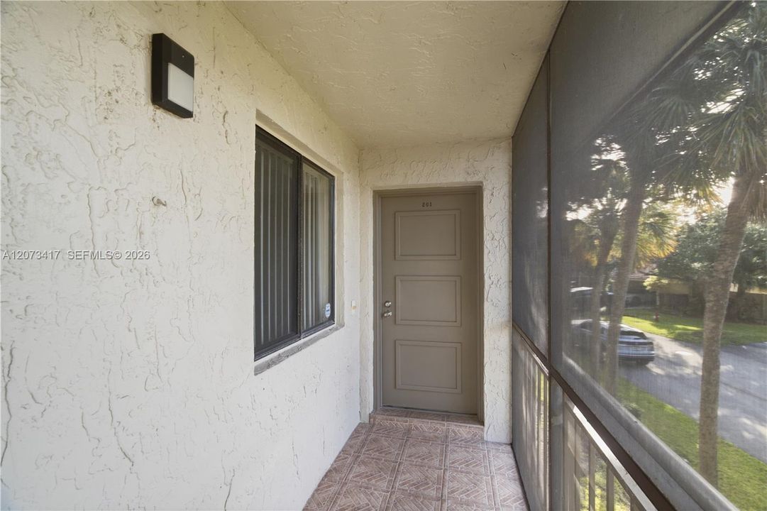 For Rent: $2,300 (2 beds, 2 baths, 1235 Square Feet)