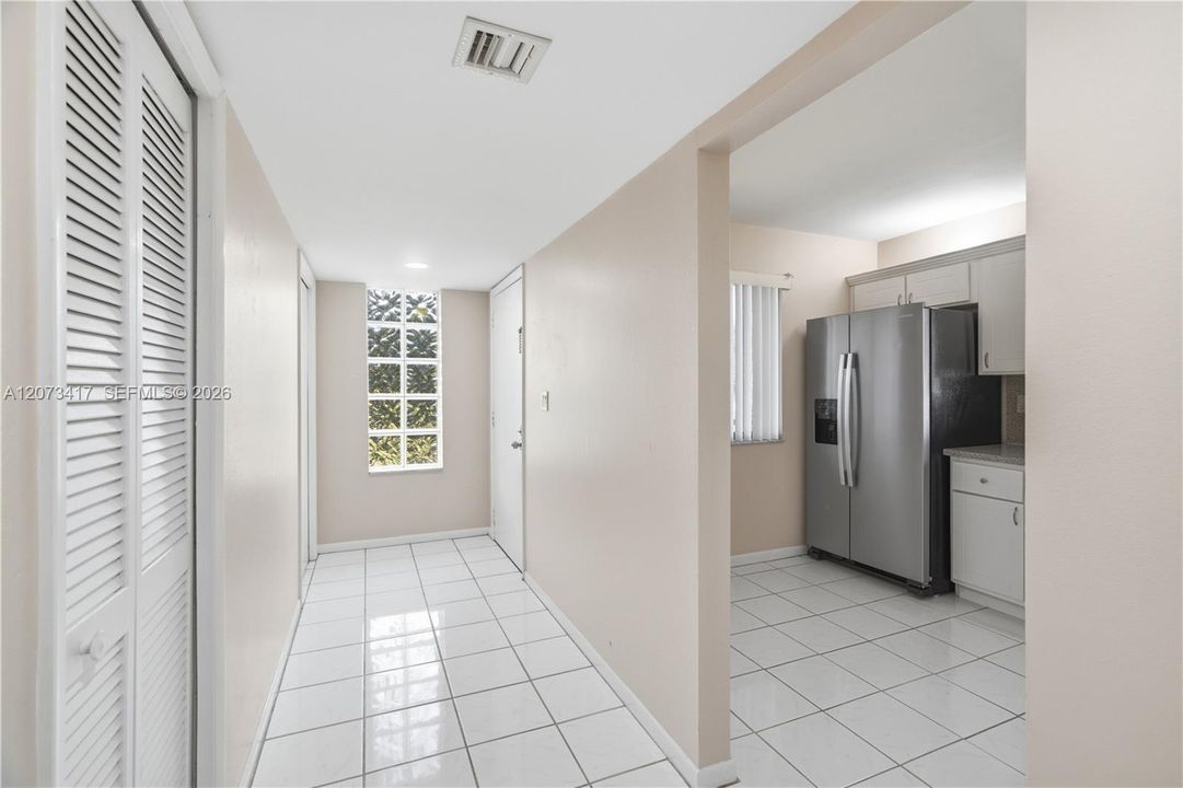 For Rent: $2,300 (2 beds, 2 baths, 1235 Square Feet)